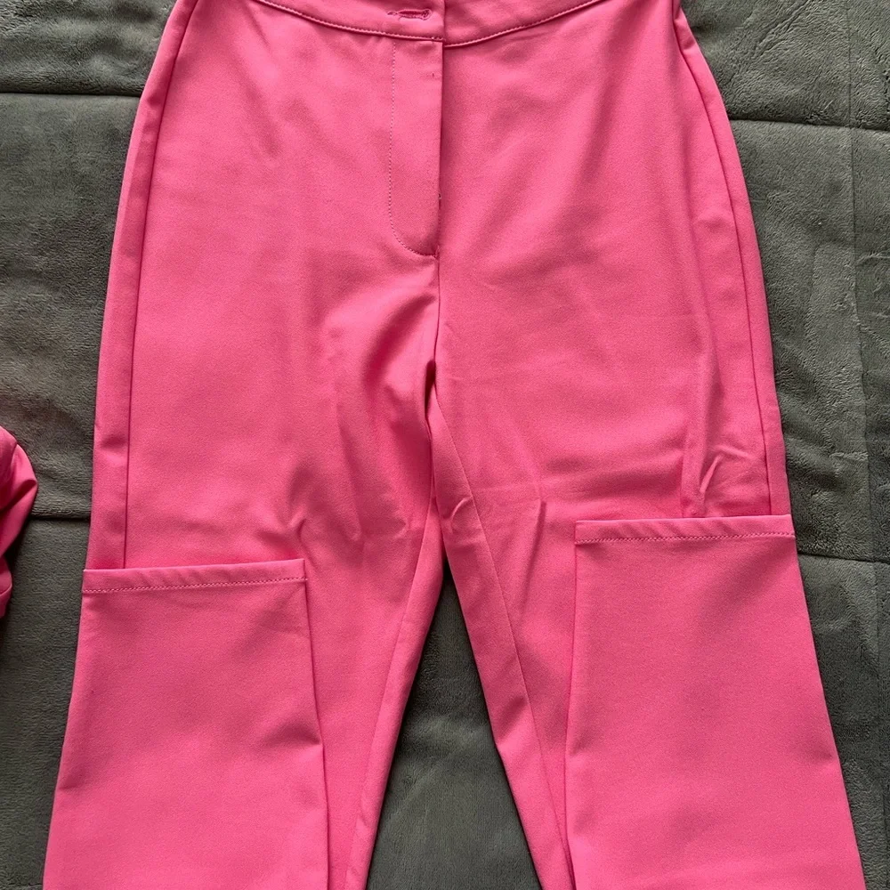 Two piece GUESS suit - Picture 4 of 5